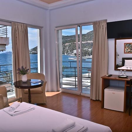 Grand Hotel Loutraki Bagian luar foto